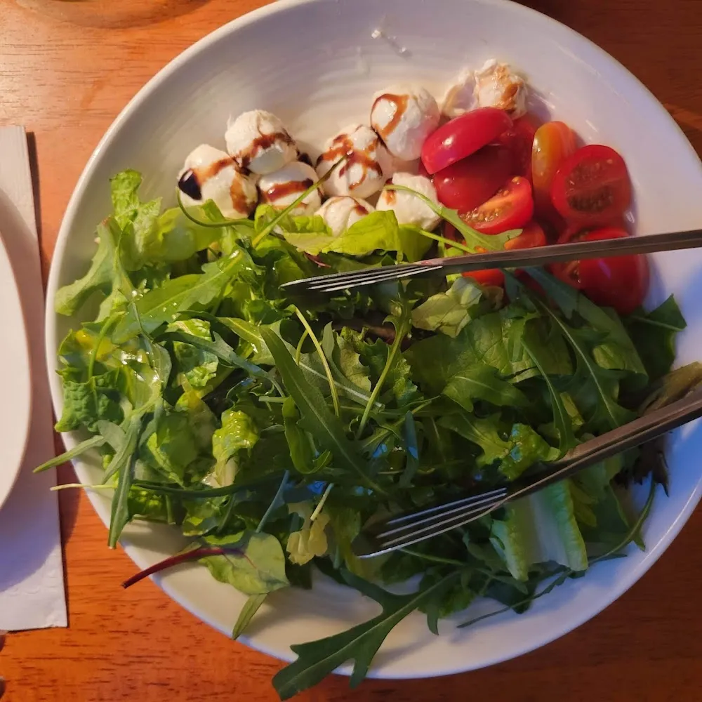 House Salad with Mozzarella Pearls